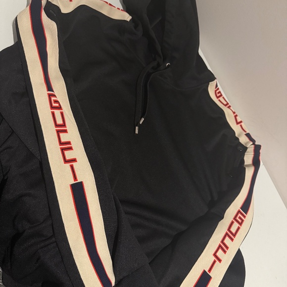 Gucci Hoodie with Detachable Sleeves - Picture 4 of 5